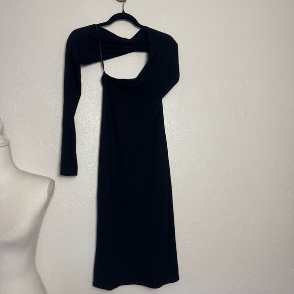 Marcella Manhattan One Shoulder Midi Dress - Picture 7 of 10